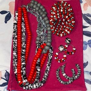 Sassy Jones Red/Gray Tezra set.